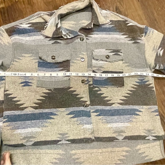 Women's Tribal Aztec Western Shacket Jacket - Picture 7 of 8